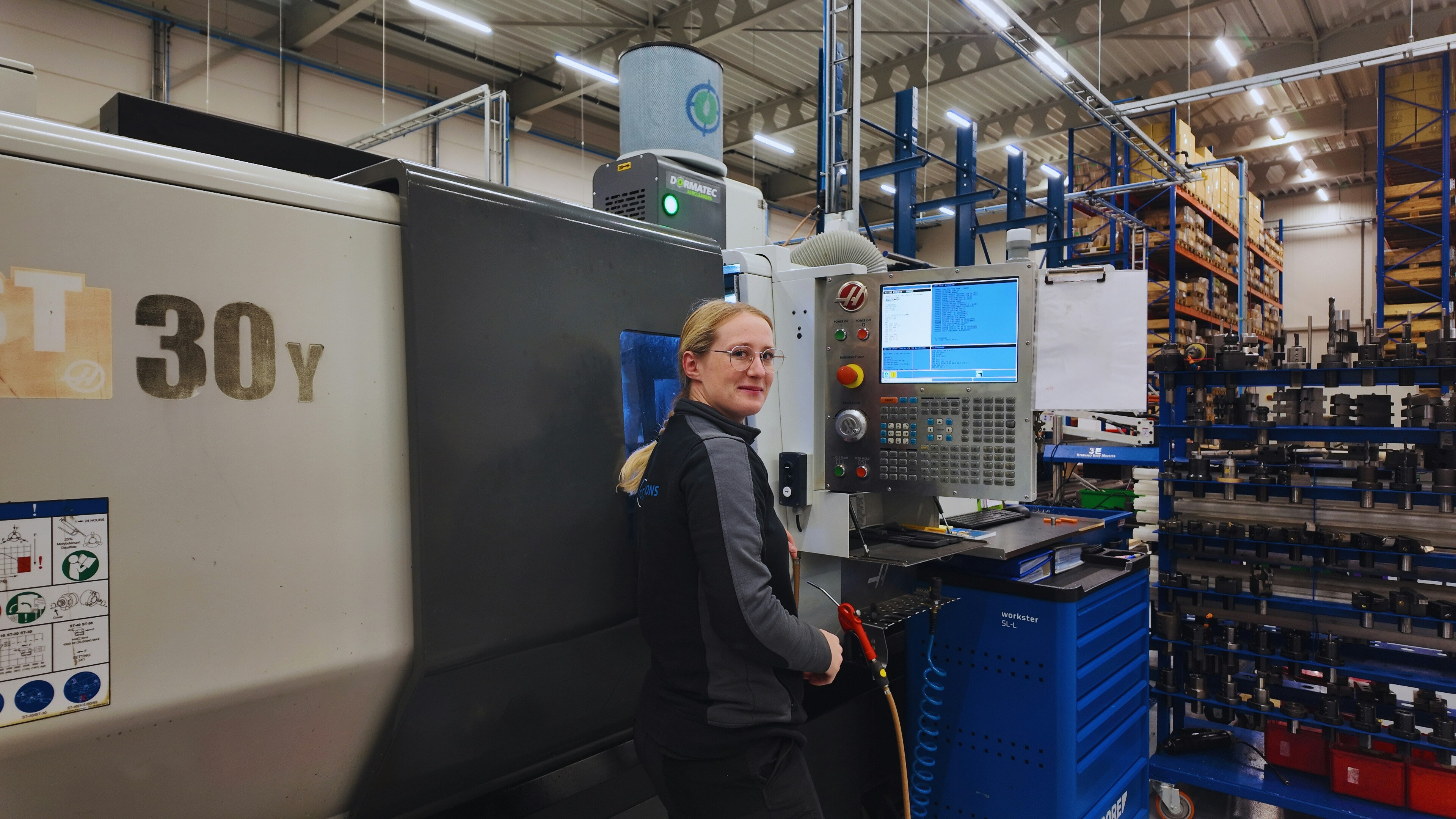 medewerker-emma-your-cnc-solutions